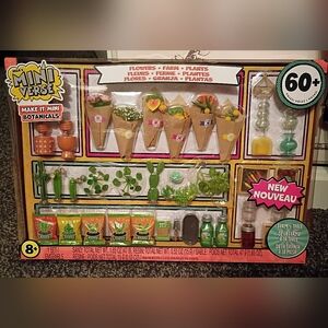 Mini Verse Botanical Craft Kit with Green and Brown Accents